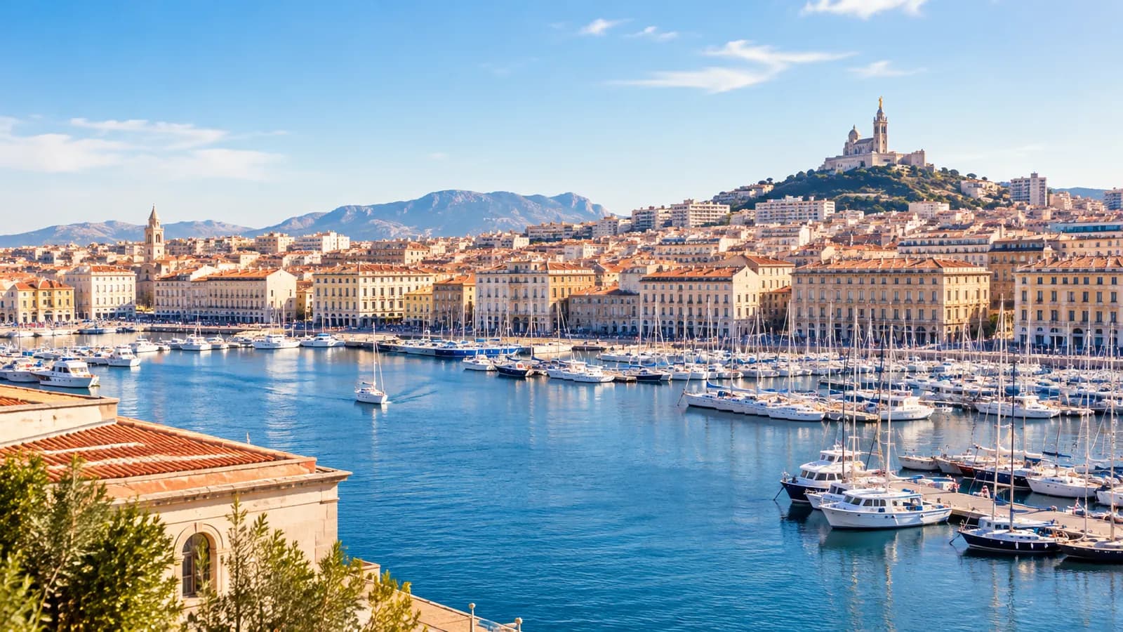 Marseille — le Vieux-Port et Notre-Dame de la Garde